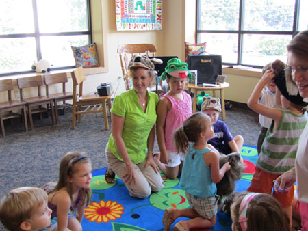 Mama Three Legs performance at the North Wales Library